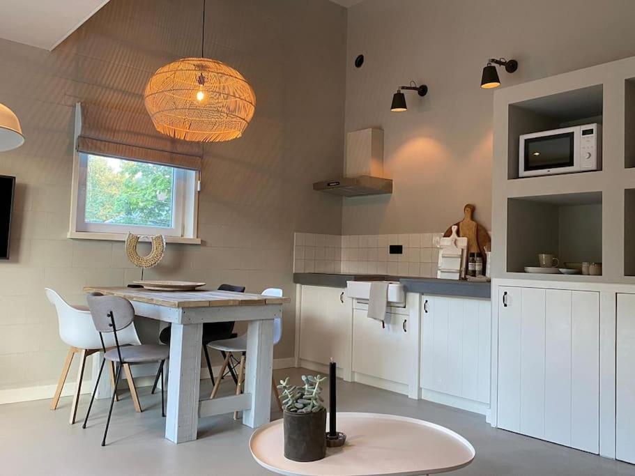 Apartment Stijlvol Met Veranda! Tuynloodz C